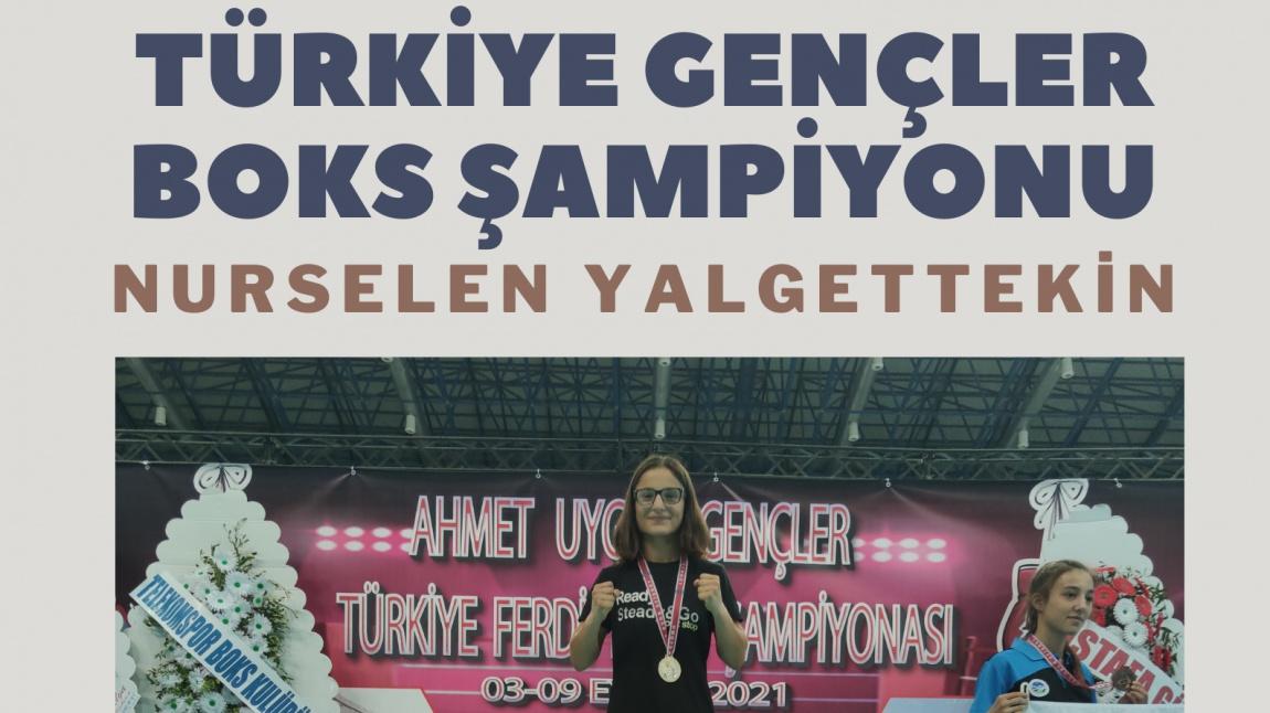 Öğrencimiz Nurselen Yalgettekin, Türkiye Gençler Boks Şampiyonu oldu.